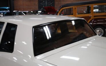 Chevrolet-Monte-carlo-1986-White-Burgundy-31