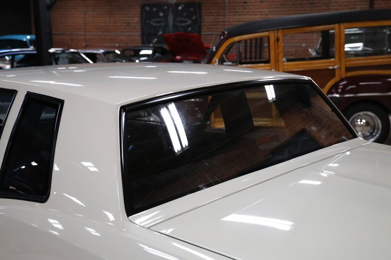 Chevrolet-Monte-carlo-1986-White-Burgundy-31