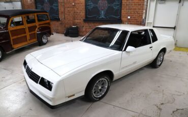 Chevrolet-Monte-carlo-1986-White-Burgundy