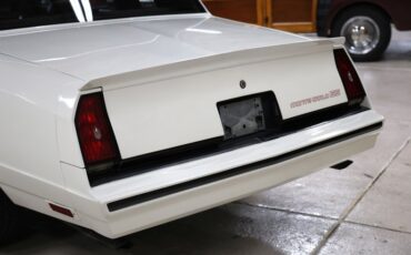 Chevrolet-Monte-carlo-1986-White-Burgundy-39