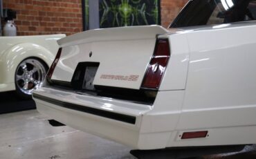 Chevrolet-Monte-carlo-1986-White-Burgundy-40