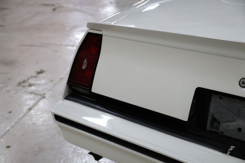 Chevrolet-Monte-carlo-1986-White-Burgundy-41