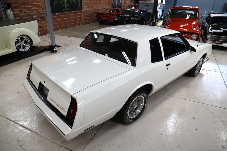 Chevrolet-Monte-carlo-1986-White-Burgundy-43
