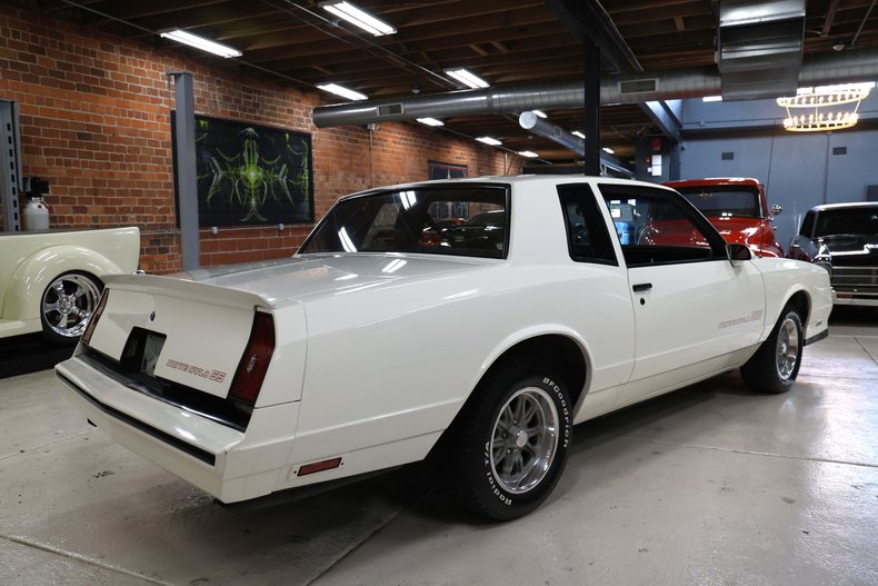 Chevrolet-Monte-carlo-1986-White-Burgundy-44
