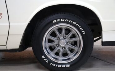 Chevrolet-Monte-carlo-1986-White-Burgundy-47