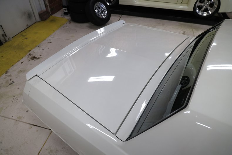 Chevrolet-Monte-carlo-1986-White-Burgundy-49