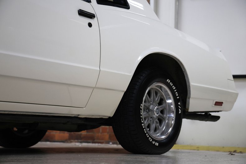 Chevrolet-Monte-carlo-1986-White-Burgundy-5