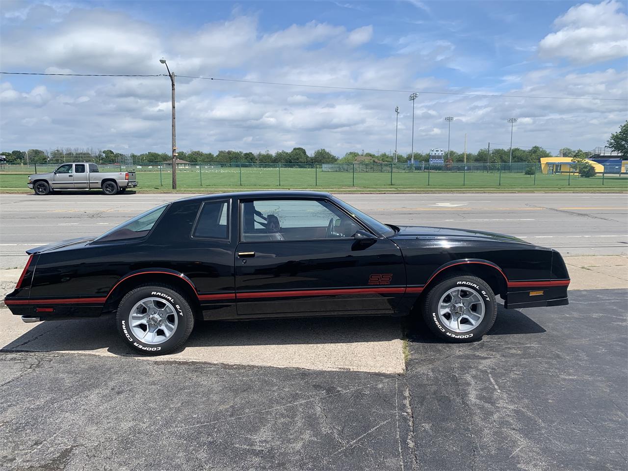Chevrolet-Monte-carlo-ss-aerocoupe-1987-Black-Burgandy-2