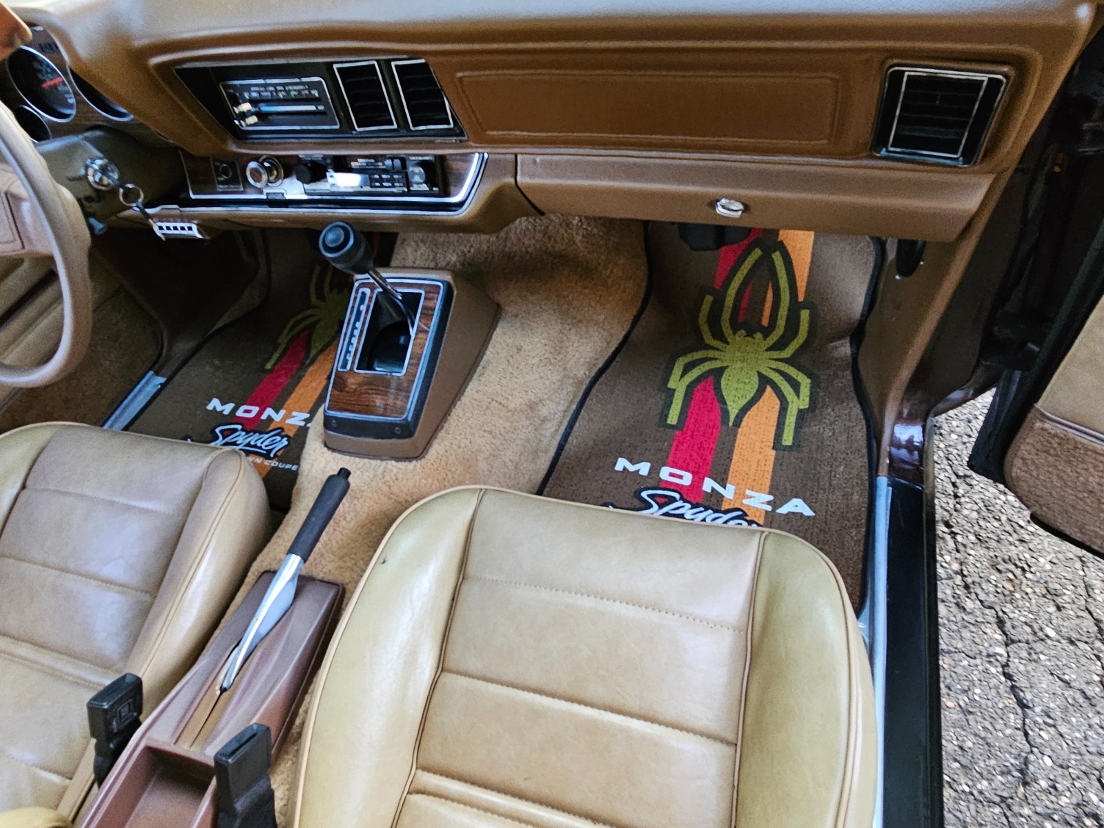 Chevrolet-Monza-1977-12