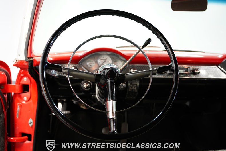 Chevrolet-Nomad-1955-Red-Black-18