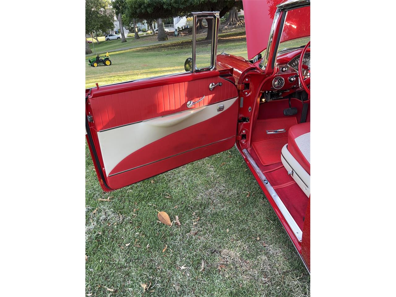 Chevrolet-Nomad-1956-Red-White-Red-White-15