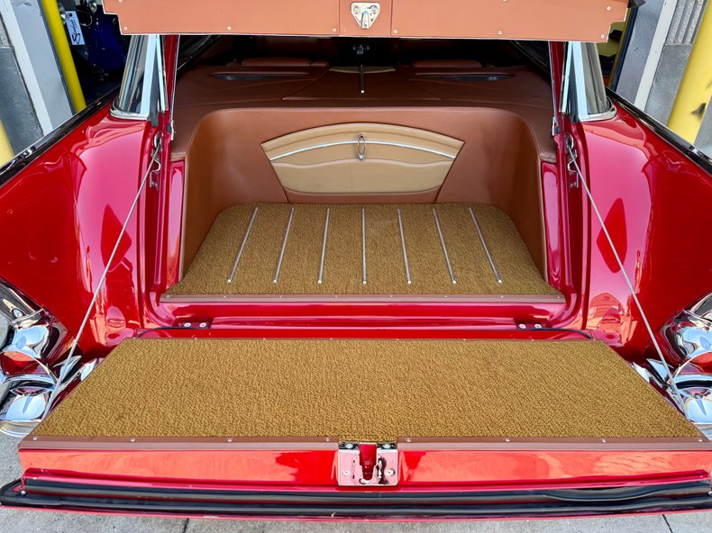 Chevrolet-Nomad-1957-Bright-Red-Brown-10