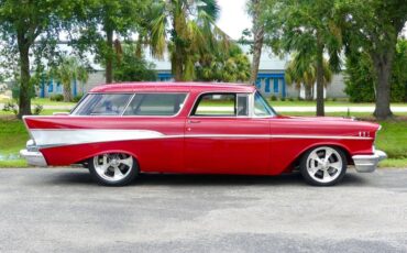 Chevrolet-Nomad-1957-Bright-Red-Brown-3