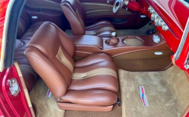 Chevrolet-Nomad-1957-Bright-Red-Brown-8