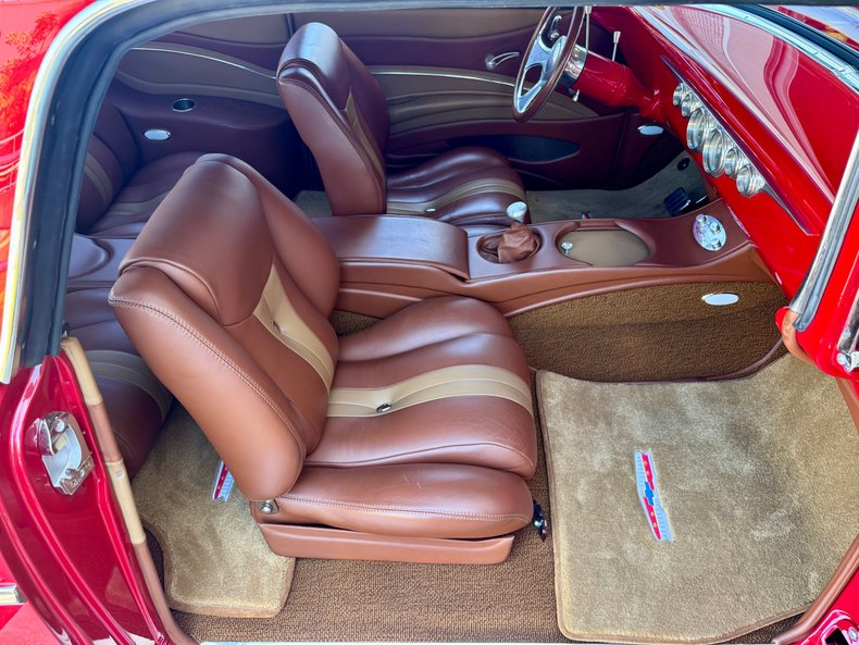 Chevrolet-Nomad-1957-Bright-Red-Brown-8