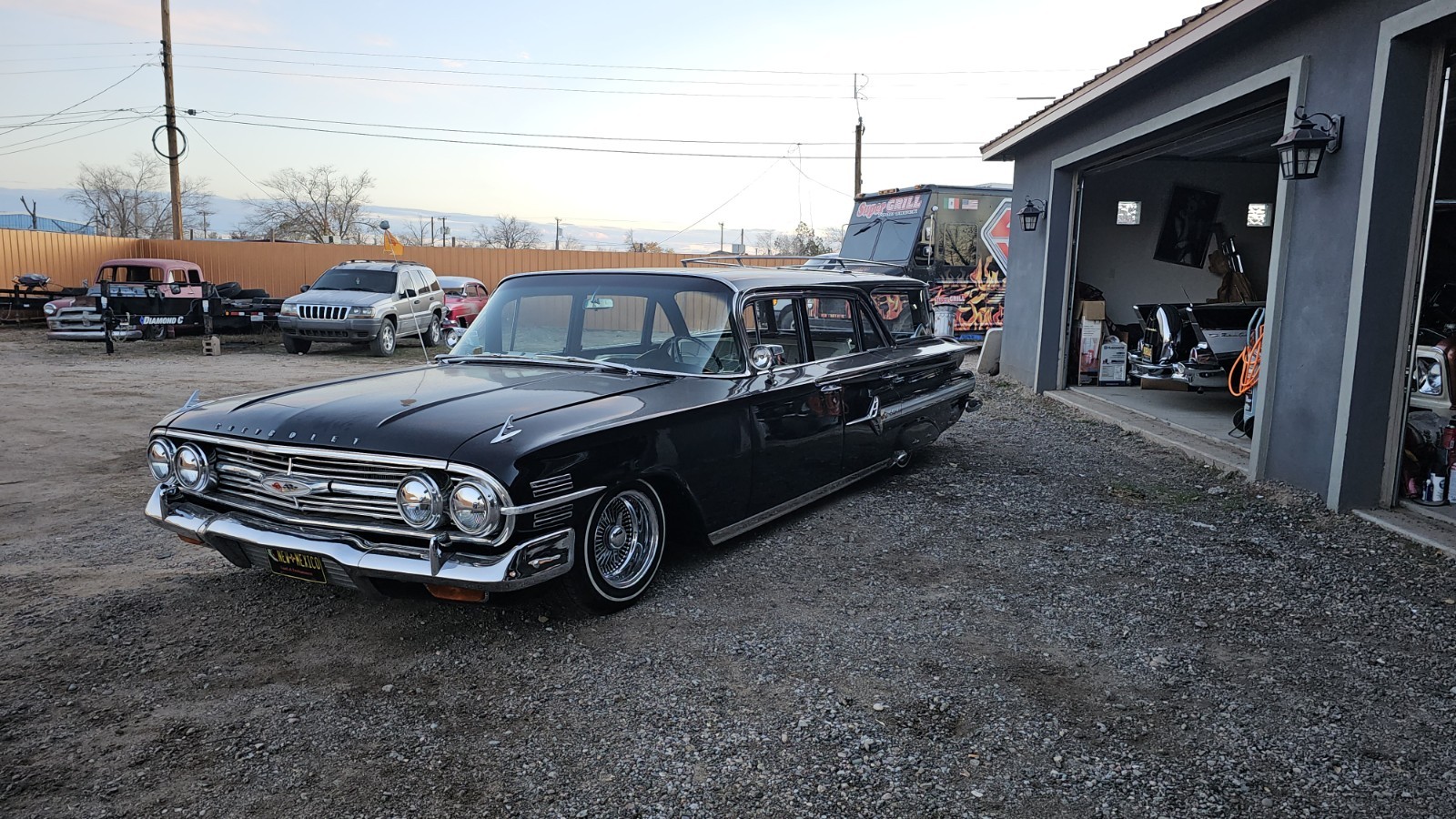 Chevrolet-Nomad-1960-Wagon-2
