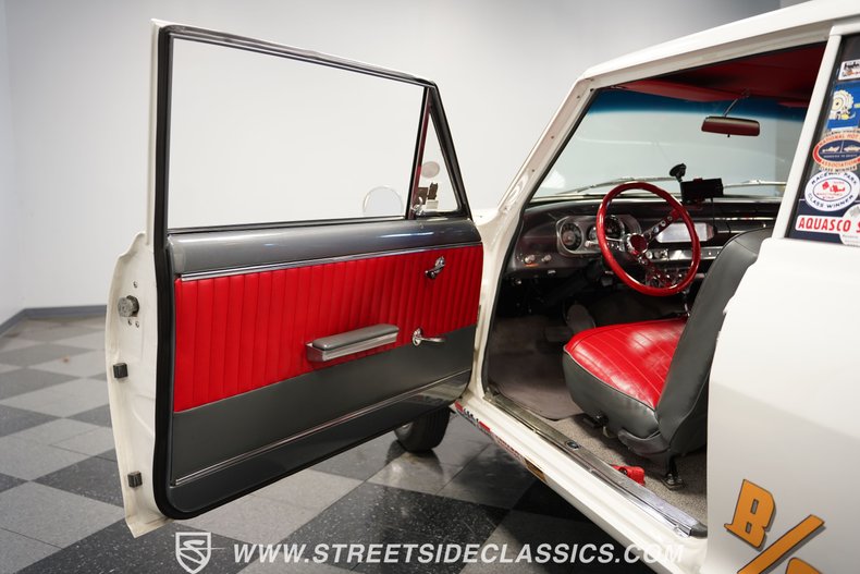 Chevrolet-Nova-1963-White-Red-32
