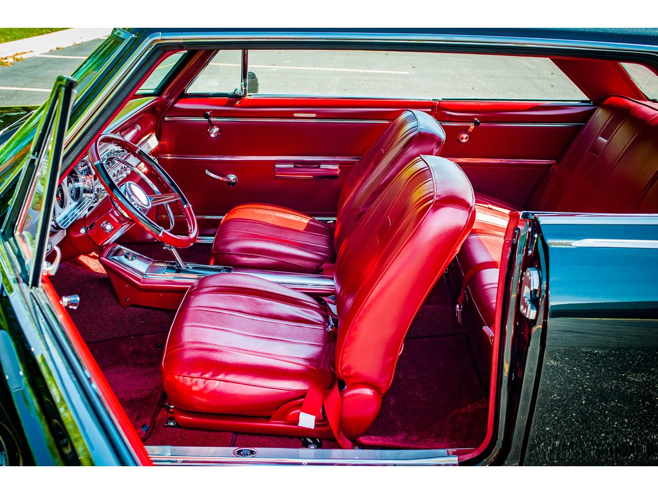 Chevrolet-Nova-1965-Metallic-Black-Red-10