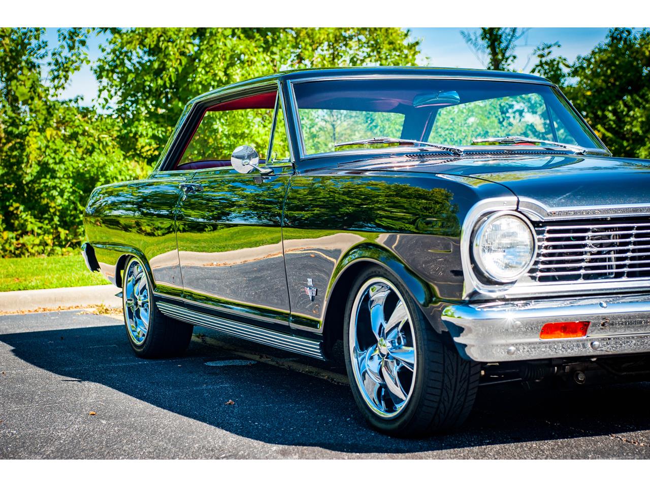 Chevrolet-Nova-1965-Metallic-Black-Red-2