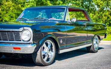 Chevrolet-Nova-1965-Metallic-Black-Red