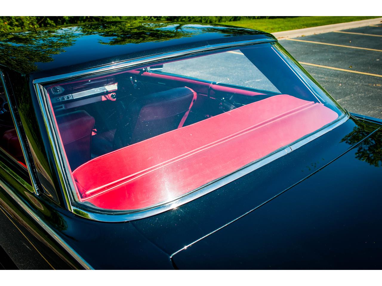 Chevrolet-Nova-1965-Metallic-Black-Red-7