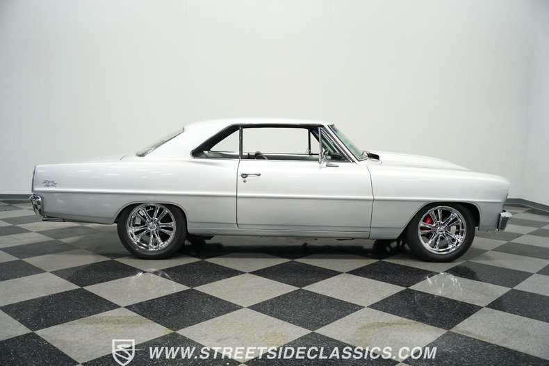 Chevrolet-Nova-1966-Silver-Black-11