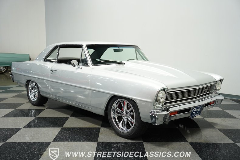 Chevrolet-Nova-1966-Silver-Black-17