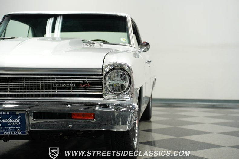 Chevrolet-Nova-1966-Silver-Black-20