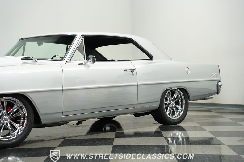 Chevrolet-Nova-1966-Silver-Black-22