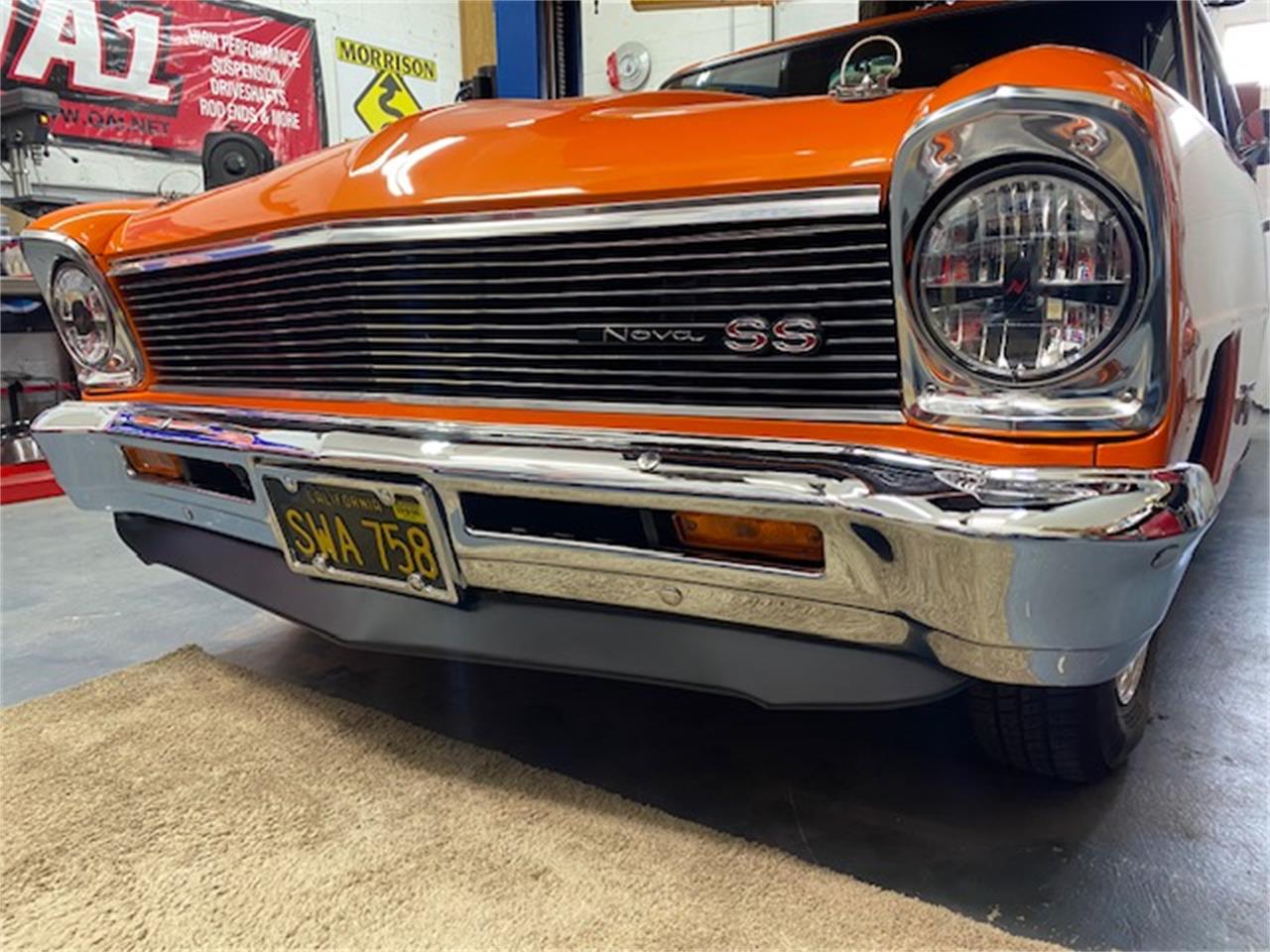 Chevrolet-Nova-1966-Tangelo-Pearl-Orange-Black-11