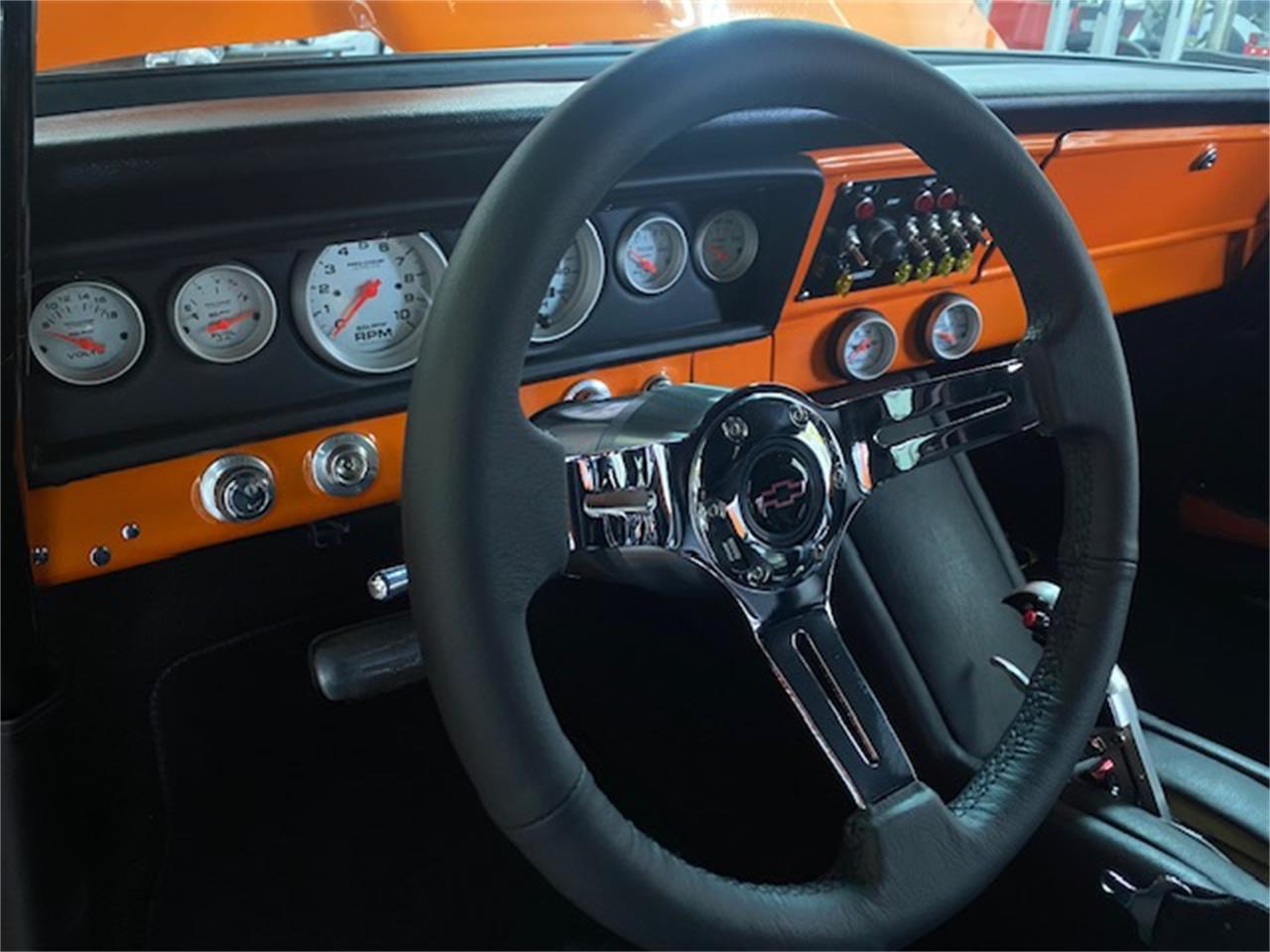 Chevrolet-Nova-1966-Tangelo-Pearl-Orange-Black-17