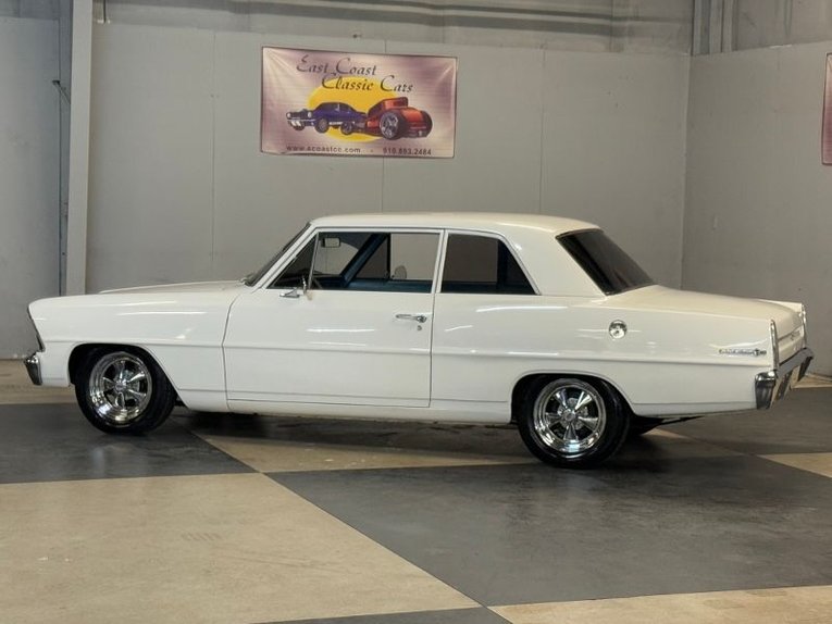 Chevrolet-Nova-1966-White-Blue-1