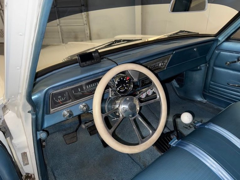 Chevrolet-Nova-1966-White-Blue-21