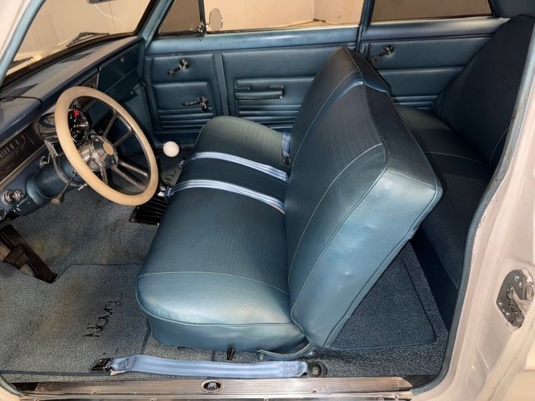 Chevrolet-Nova-1966-White-Blue-26