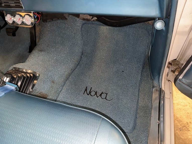 Chevrolet-Nova-1966-White-Blue-4