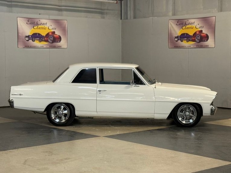 Chevrolet-Nova-1966-White-Blue-44