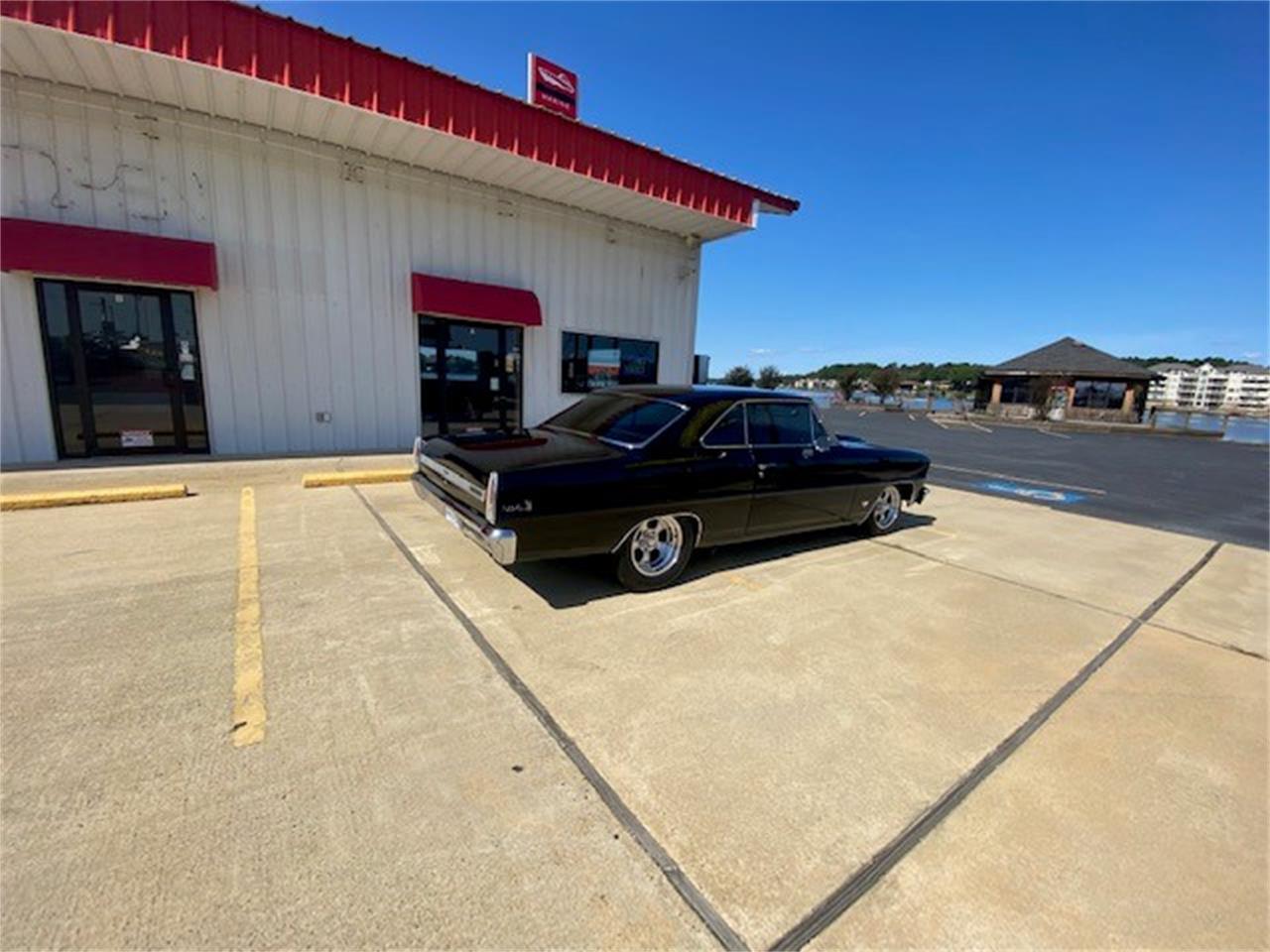 Chevrolet-Nova-1967-Black-Buckskin-85