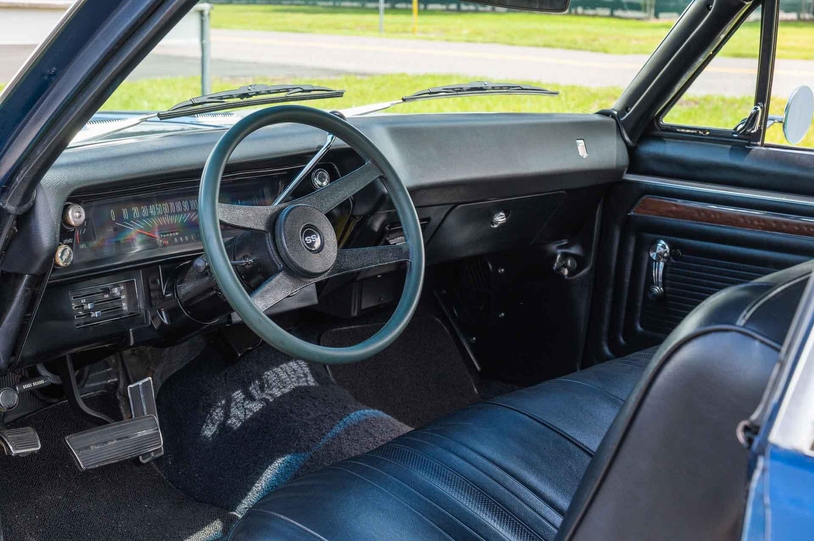 Chevrolet-Nova-1968-2-Door-13