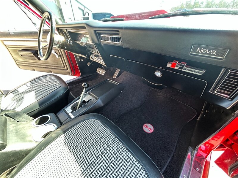 Chevrolet-Nova-1969-Red-Black-5