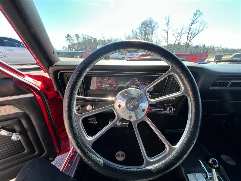 Chevrolet-Nova-1969-Red-Black-7
