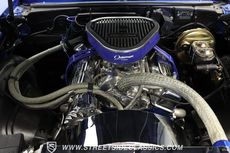 Chevrolet-Nova-1970-Cobalt-Blue-Metallic-Black-2