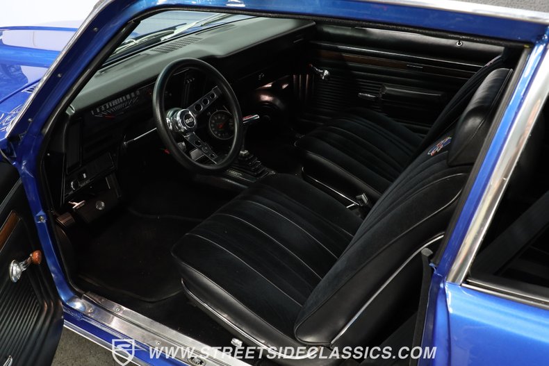 Chevrolet-Nova-1970-Cobalt-Blue-Metallic-Black-3