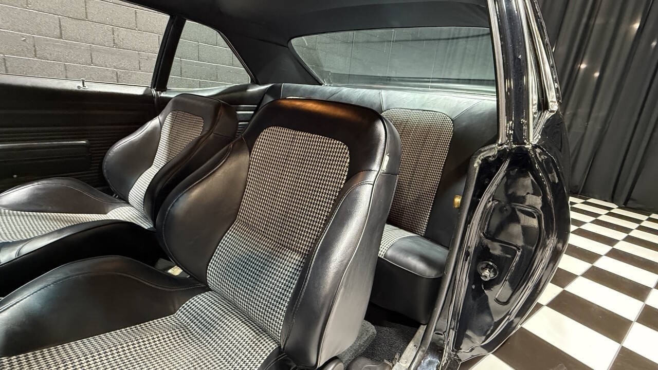Chevrolet-Nova-1972-Coupe-38