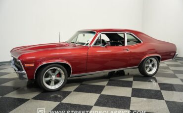Chevrolet-Nova-1972-Maroon-Black-10