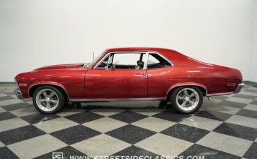 Chevrolet-Nova-1972-Maroon-Black-11