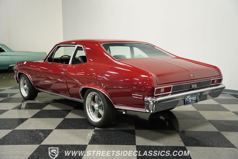 Chevrolet-Nova-1972-Maroon-Black-13