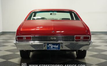 Chevrolet-Nova-1972-Maroon-Black-14