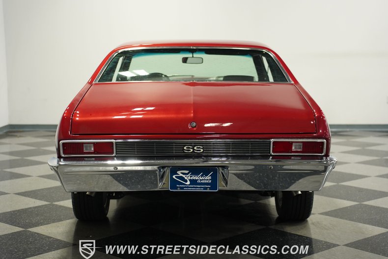 Chevrolet-Nova-1972-Maroon-Black-14