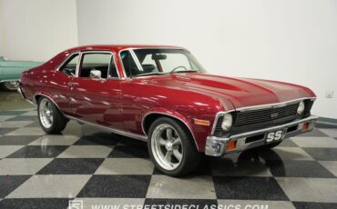 Chevrolet-Nova-1972-Maroon-Black-20