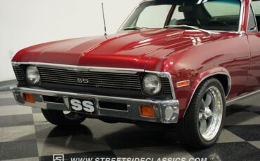 Chevrolet-Nova-1972-Maroon-Black-22